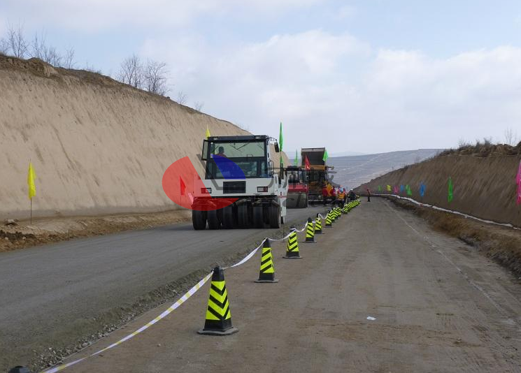 水泥路沿石塑料模具預制件施工過(guò)程中對基層基礎的要求